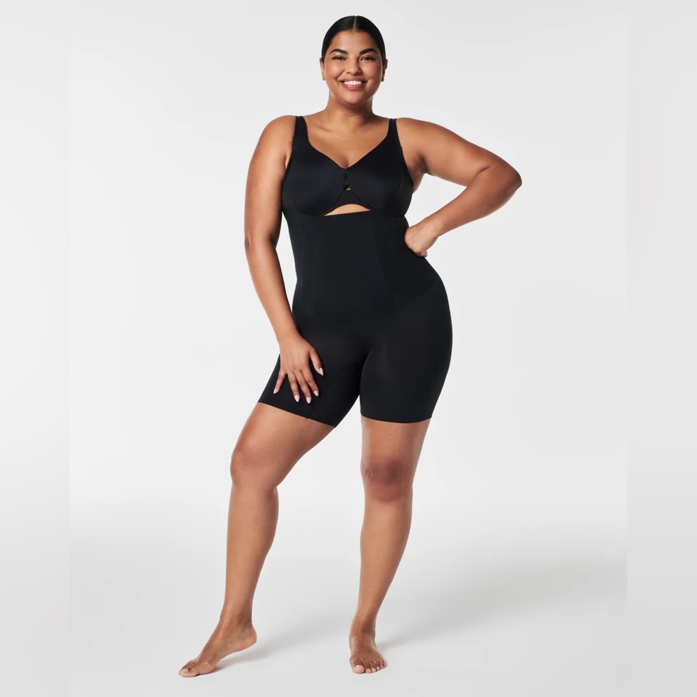 SPANX SPANXsculpt OnCore Open-Bust Mid-Thigh Black Bodysuit
